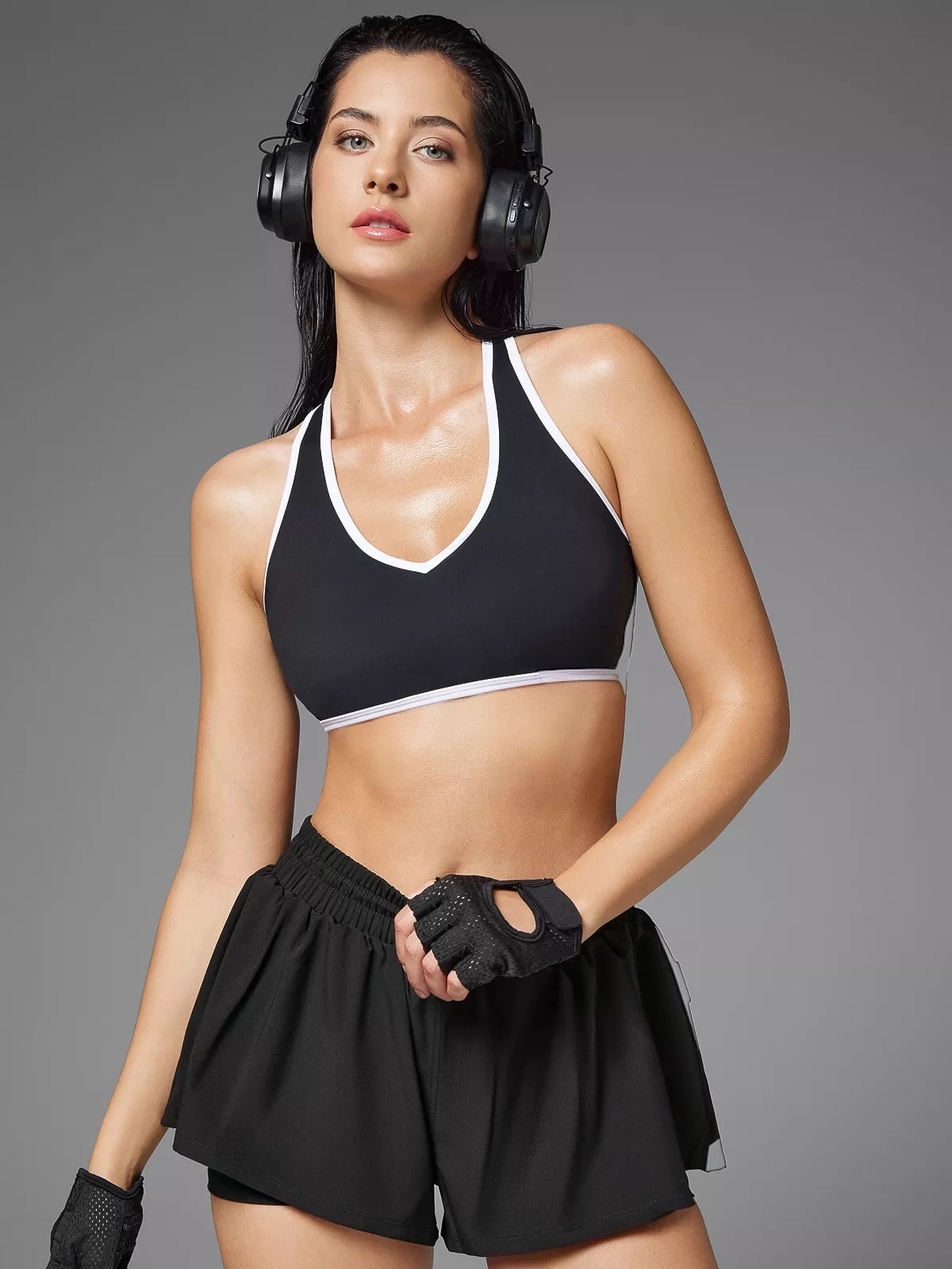 Contrast Piping Sports Bra